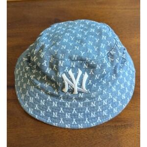 Reversible New York Yankees Light Bucket Hat Great Condition Baseball Embroidery